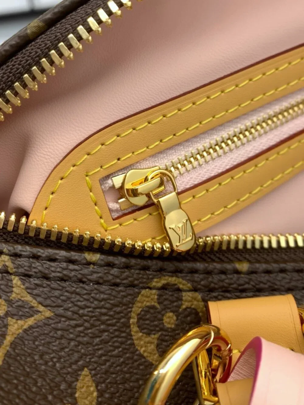 Louis Vuitton Speedy Soft Bandoulière 30